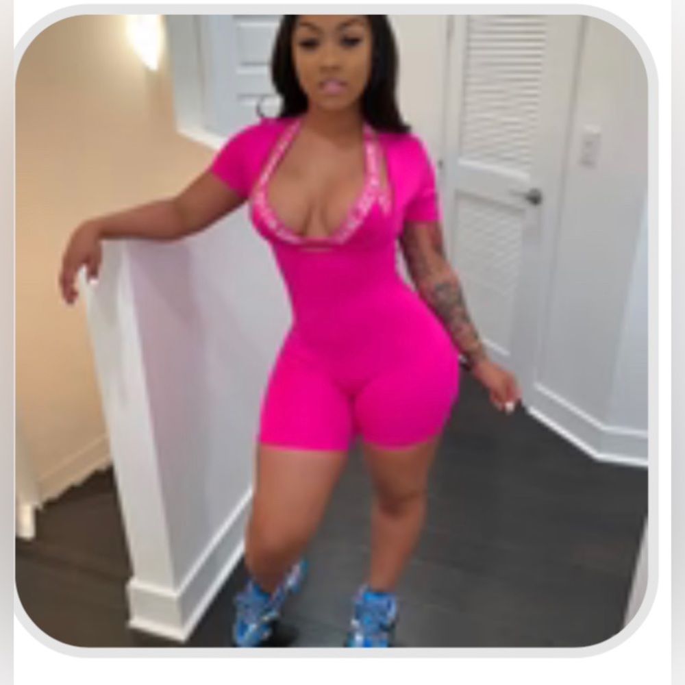 (70)- 🚨Summer Time Fine In This Last Of It’s Kind “Burst Of Color” 3 piece!🔥